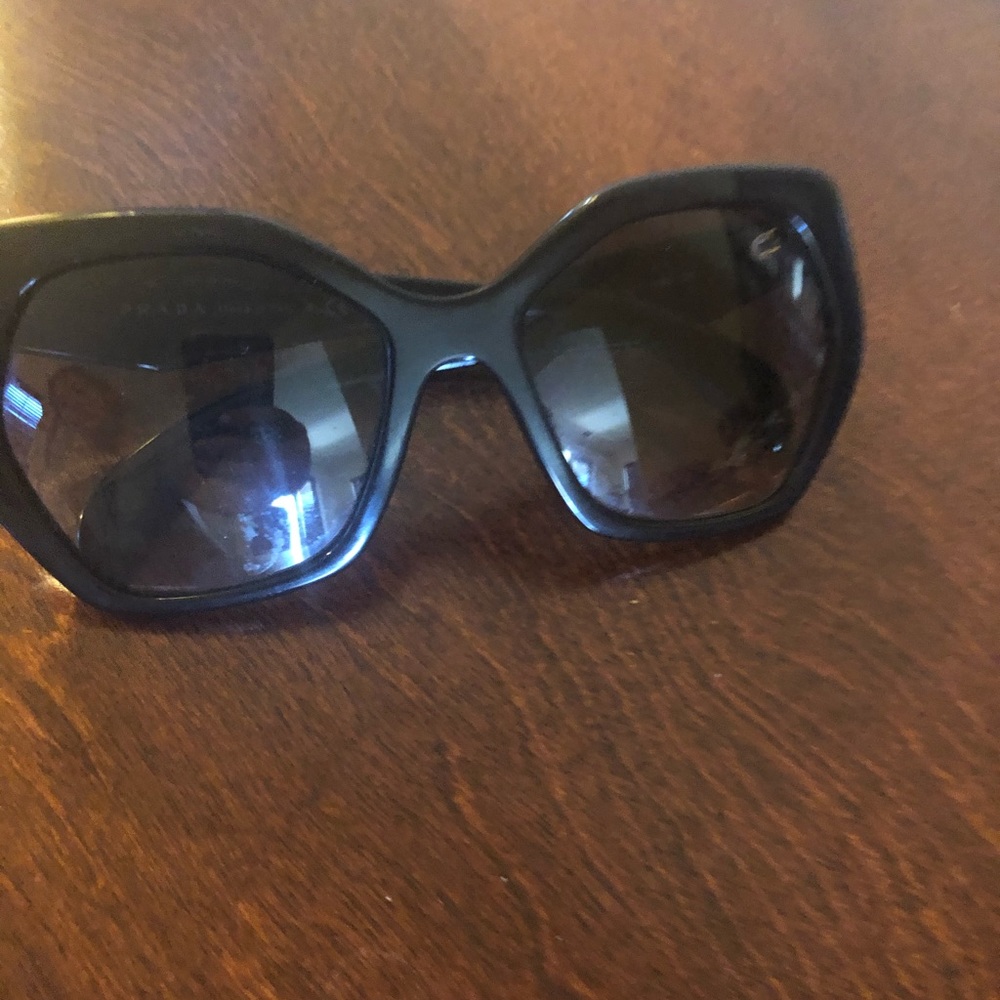 Glasses/accessories